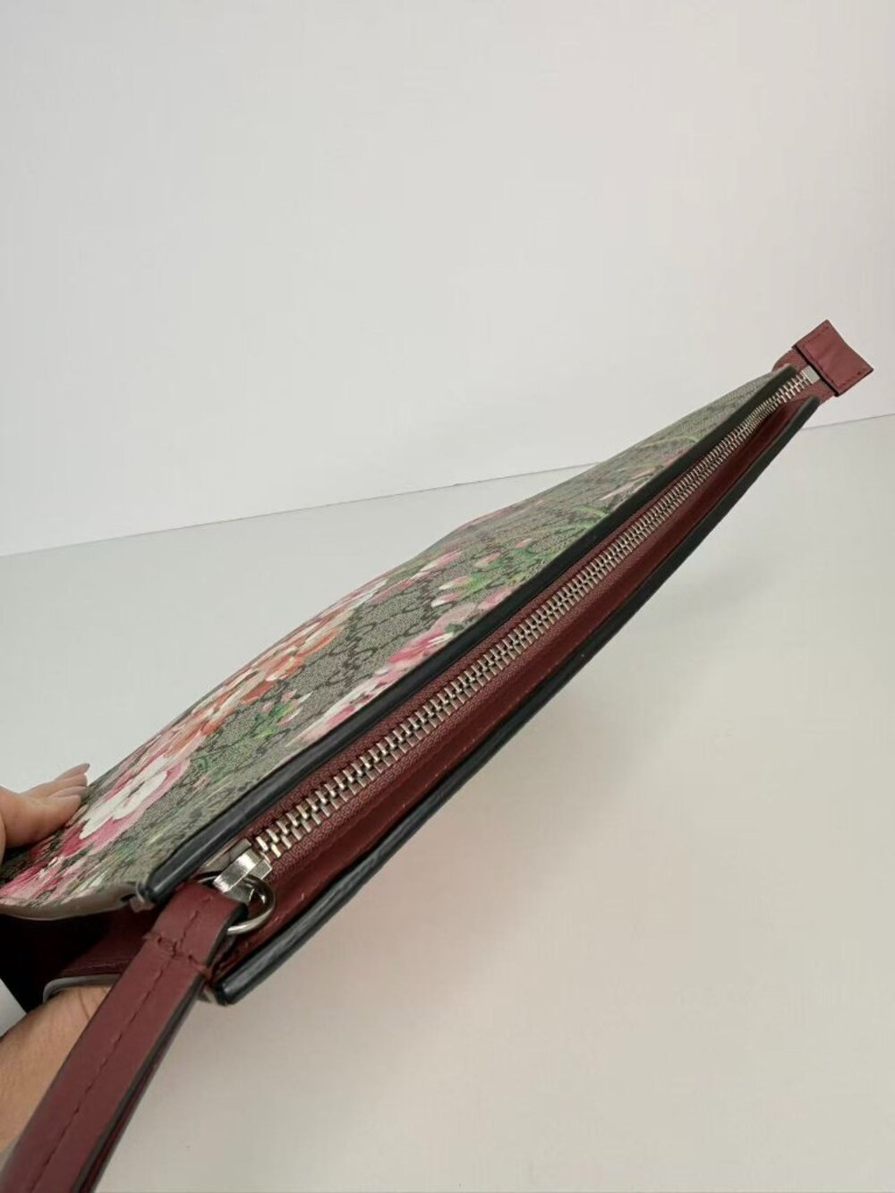 Gucci GG Blooms Floral Print Supreme Canvas Zip Pouch Clutch Cosmetic Bag - Picture 9 of 10